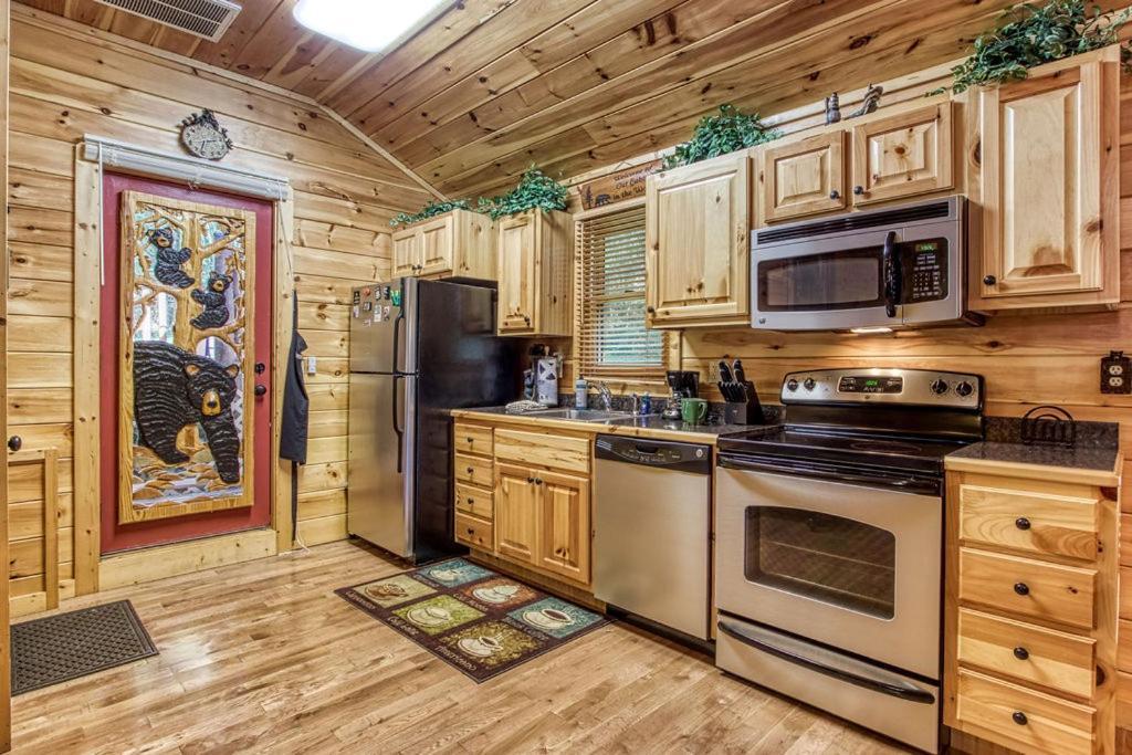 Papa Bear, Hot Tub, Wifi, 1089 Free Tickets Each Paid Day, Dollywood And More Sevierville Εξωτερικό φωτογραφία
