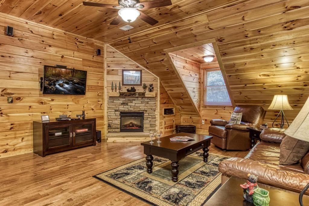 Papa Bear, Hot Tub, Wifi, 1089 Free Tickets Each Paid Day, Dollywood And More Sevierville Εξωτερικό φωτογραφία