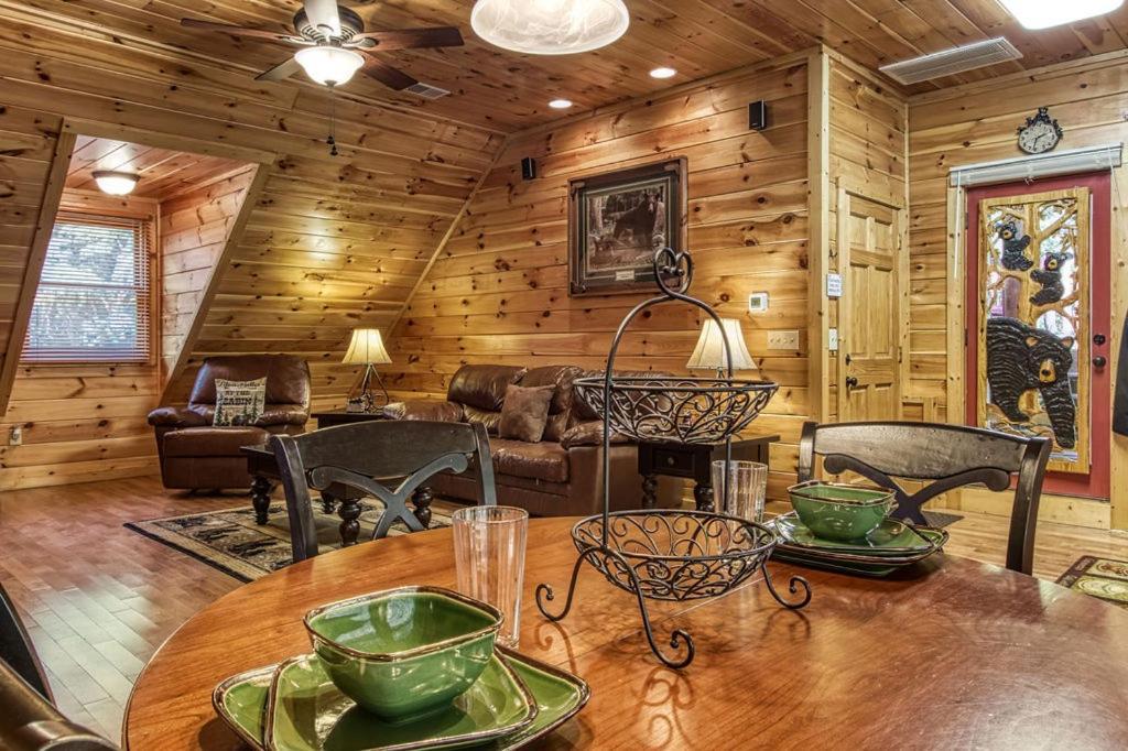 Papa Bear, Hot Tub, Wifi, 1089 Free Tickets Each Paid Day, Dollywood And More Sevierville Εξωτερικό φωτογραφία